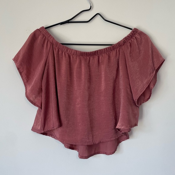 Pink off the shoulder cropped blouse ❤️ - Picture 2 of 4